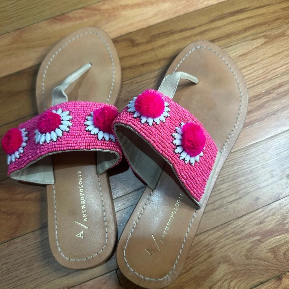 Anthropologie‎ Pink Flower Beaded Pom Pom Sandals Sz 7